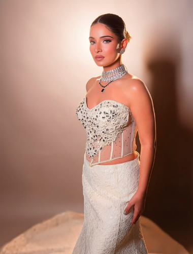 White gown beauty look 1